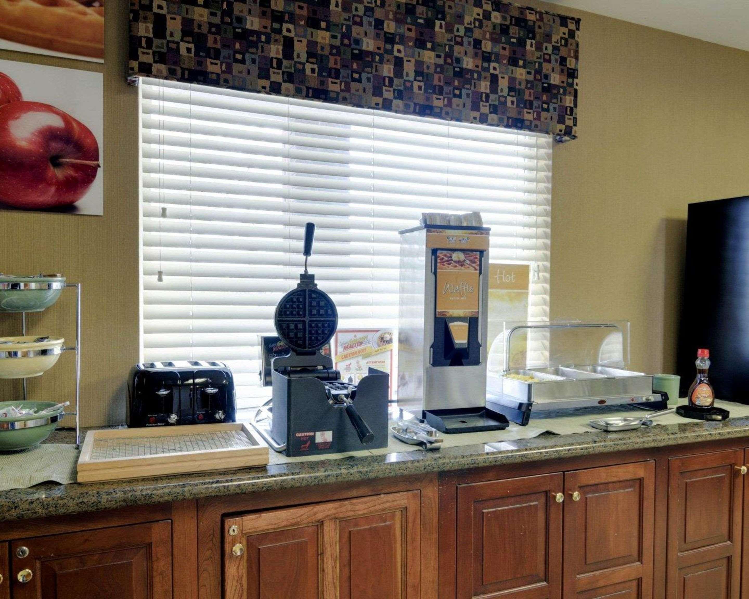 Quality Inn Russellville I-40 מראה חיצוני תמונה