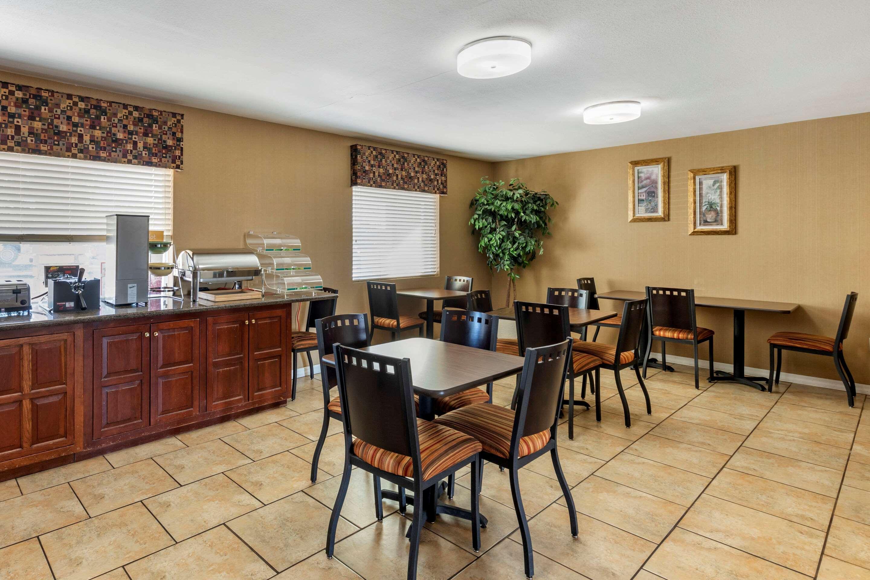 Quality Inn Russellville I-40 מראה חיצוני תמונה