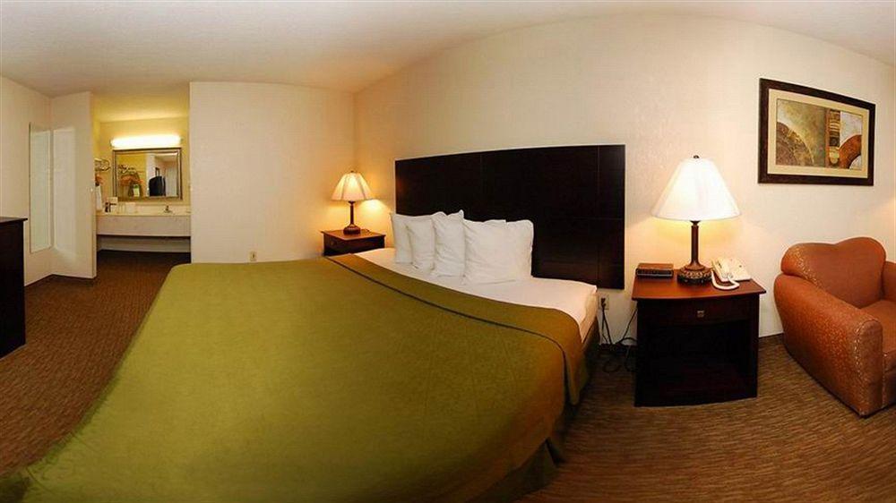 Quality Inn Russellville I-40 מראה חיצוני תמונה